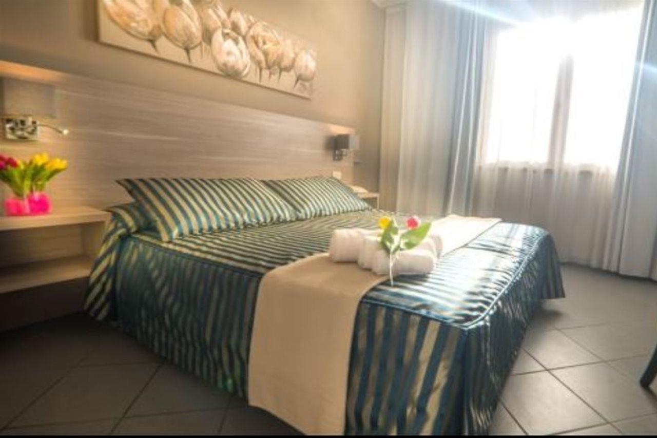 Hotel Il Settebello Marina di Cecina Esterno foto