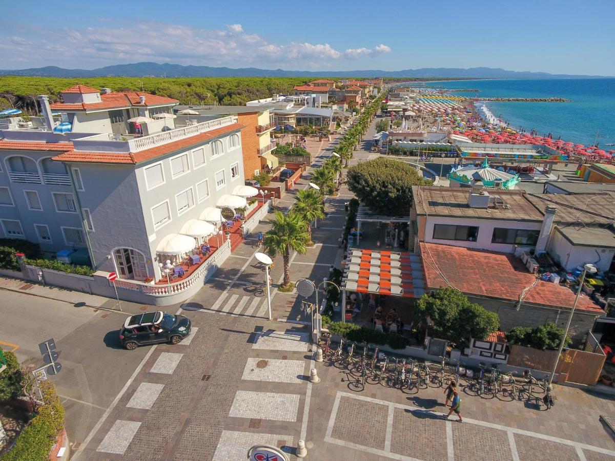 Hotel Il Settebello Marina di Cecina Esterno foto