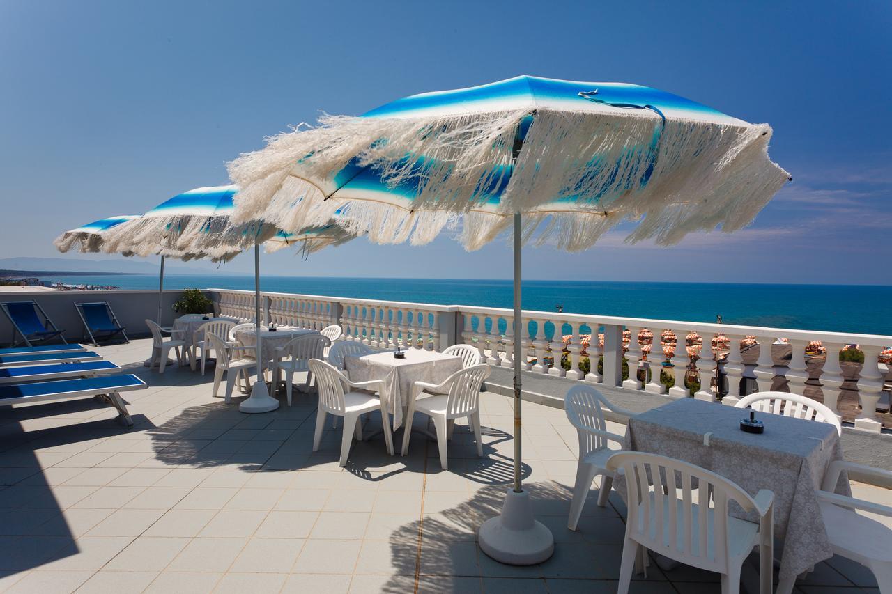 Hotel Il Settebello Marina di Cecina Esterno foto